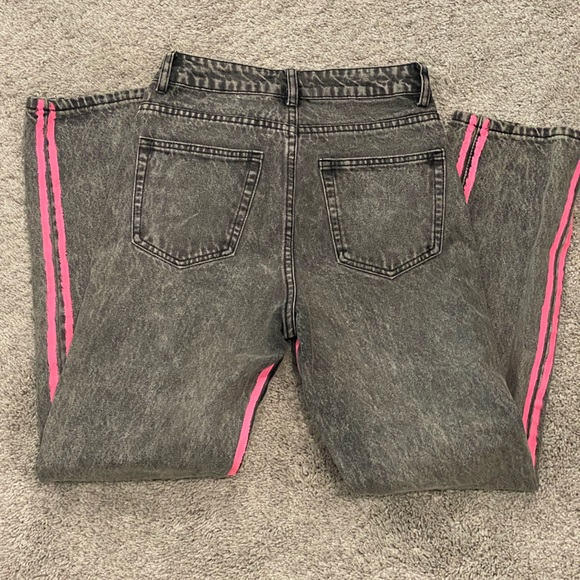 Adika Jeans - Picture 7 of 7